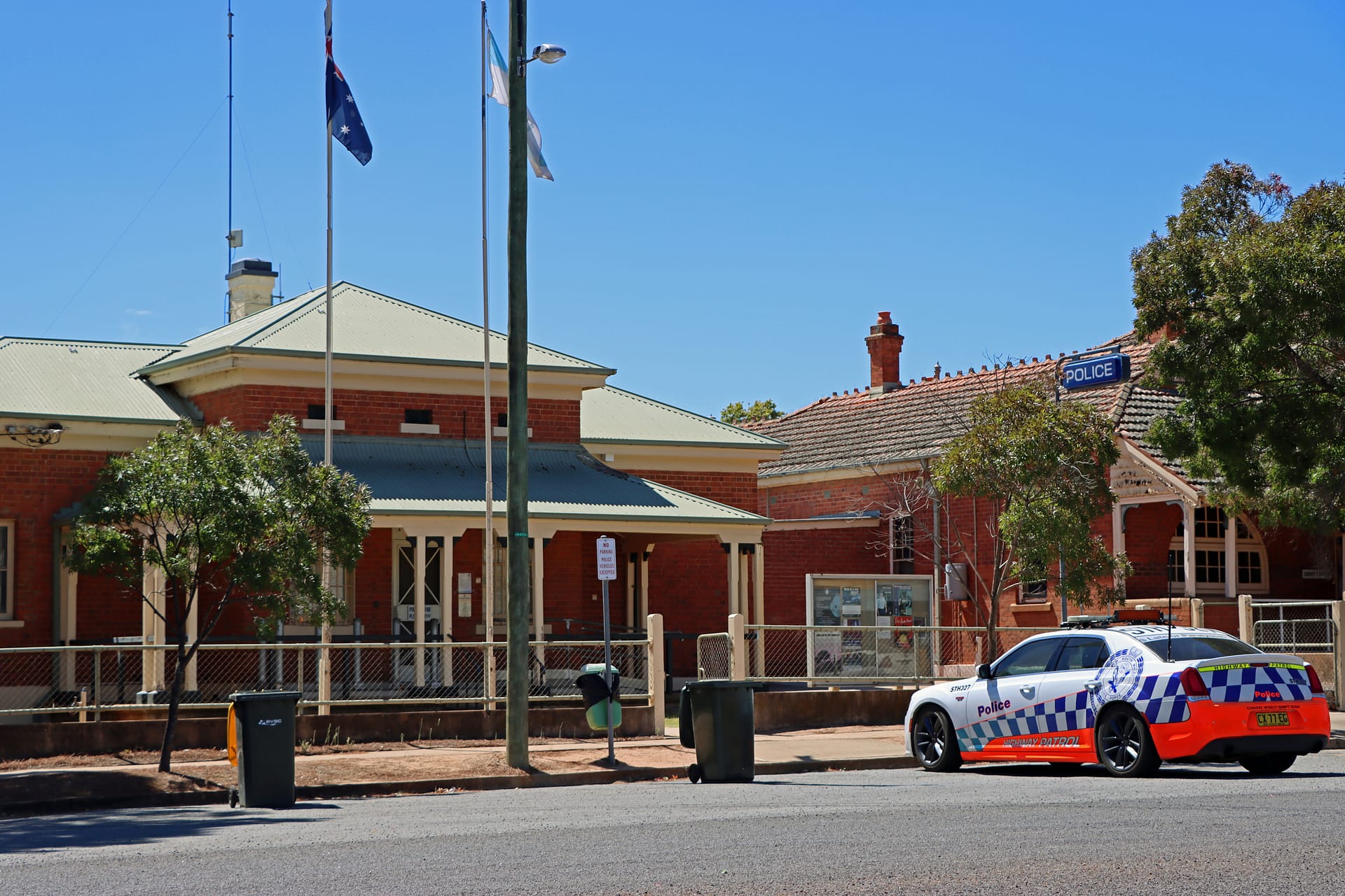 Narrandera Police Station