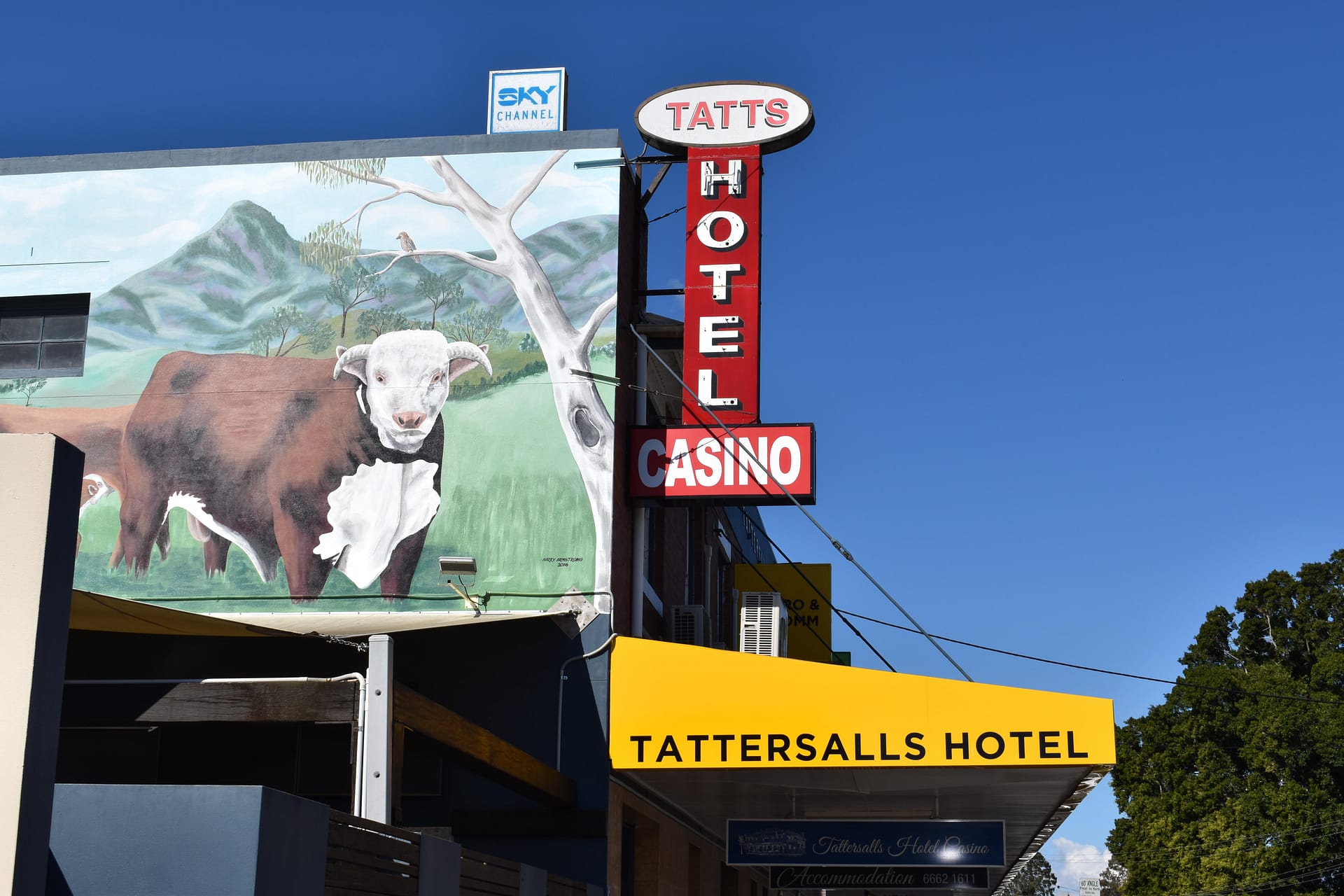 Tattersalls Hotel