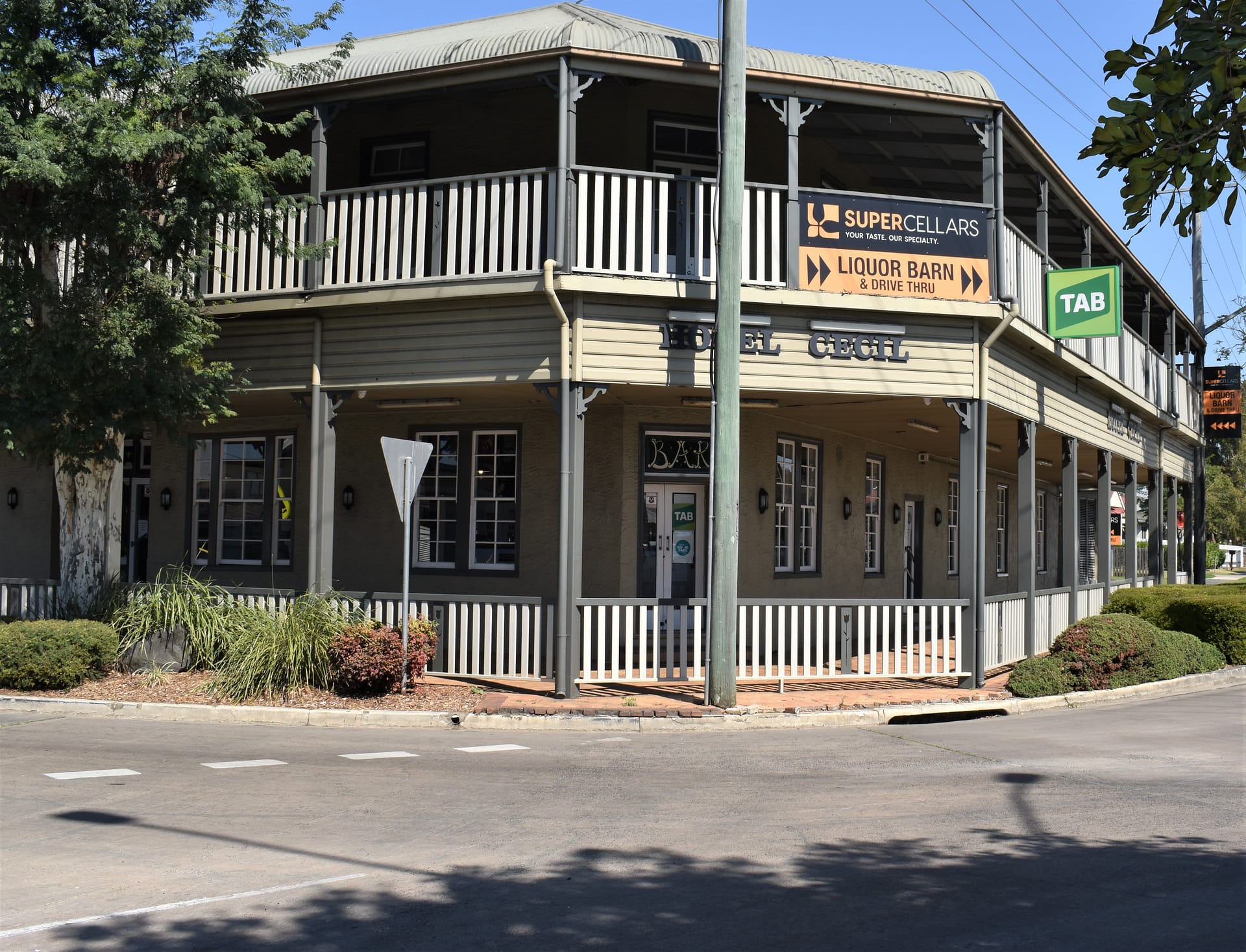 Hotel Cecil
