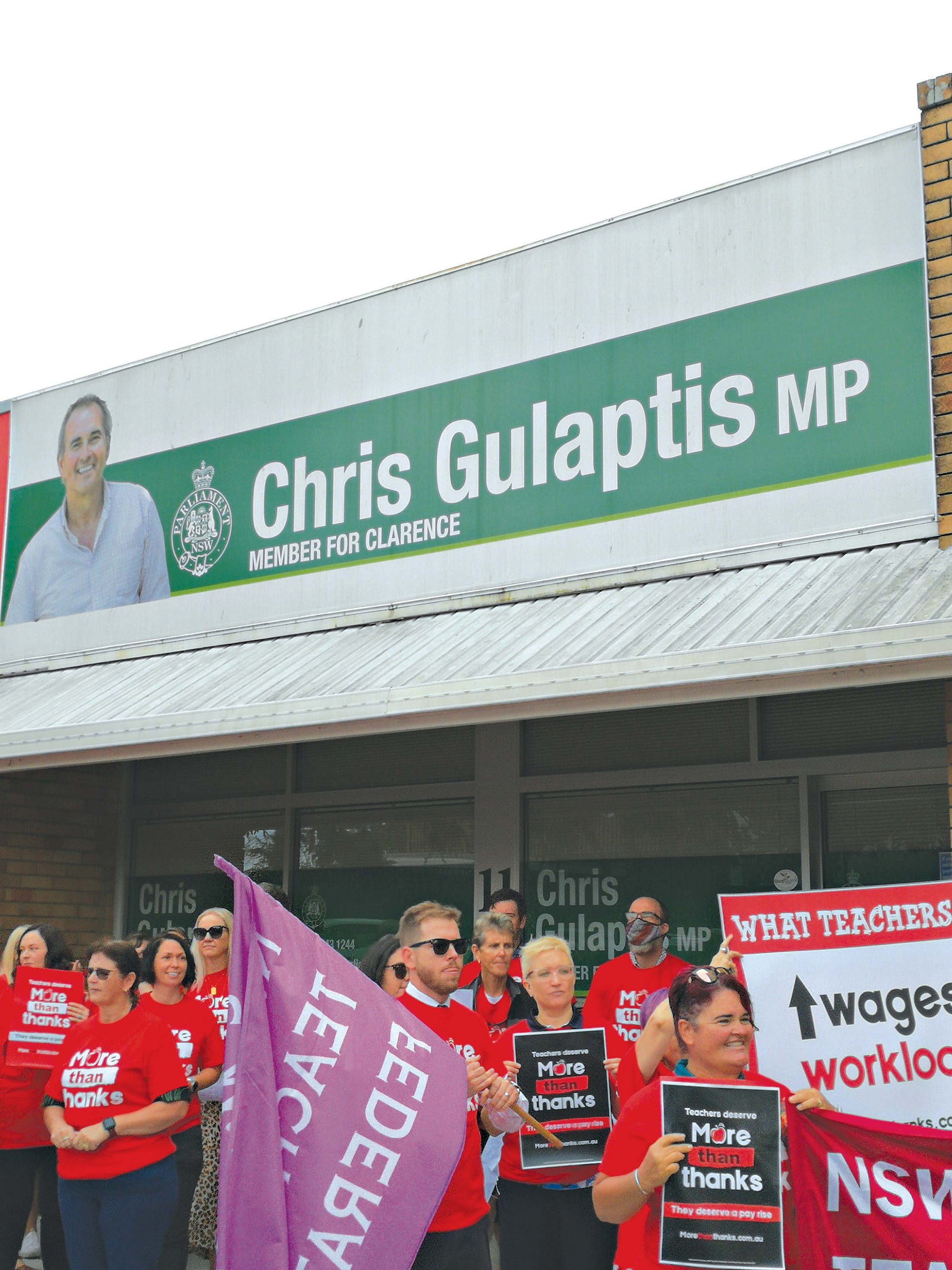 Teachers rally