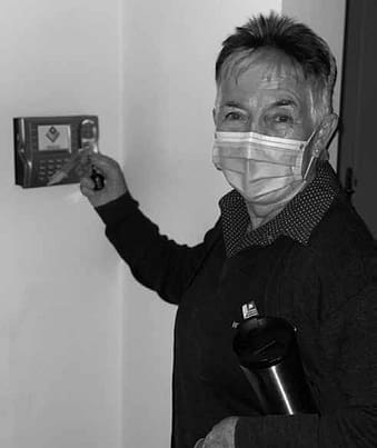 Pam clocking off last shift. Photo courtesy Nhill Free Press & Kaniva Times