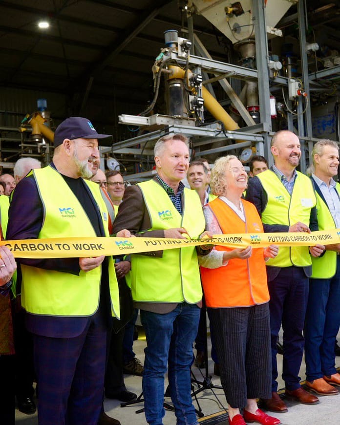 BowenCCS6.26 Bowen at carbon plant opening
