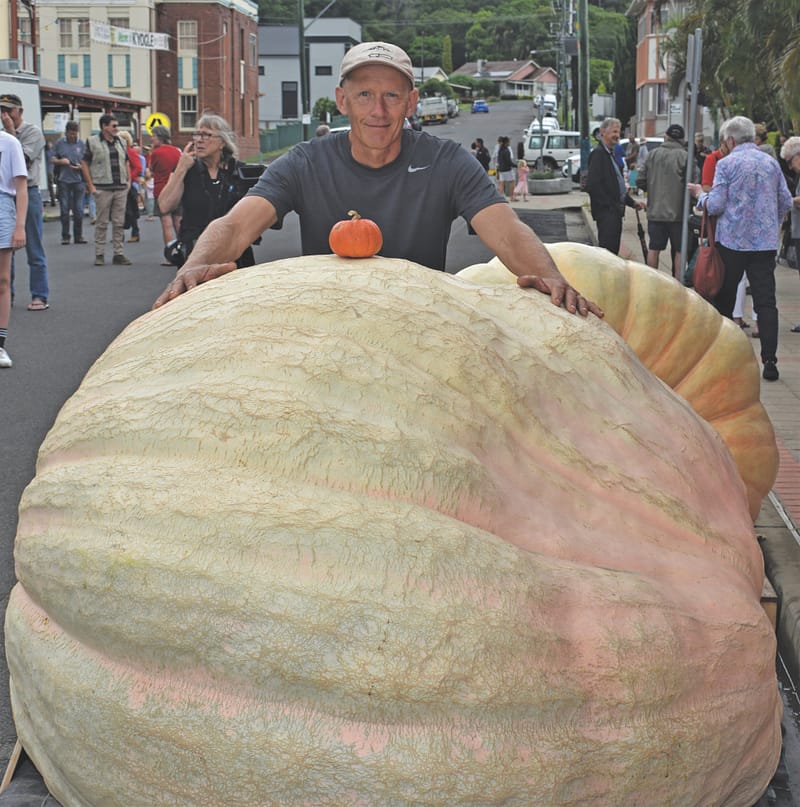 Dale Oliver with his winning pumpkin