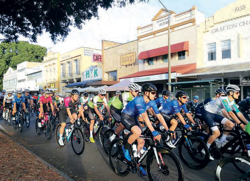 Inverall Cycle Classic cyclists in Grafton