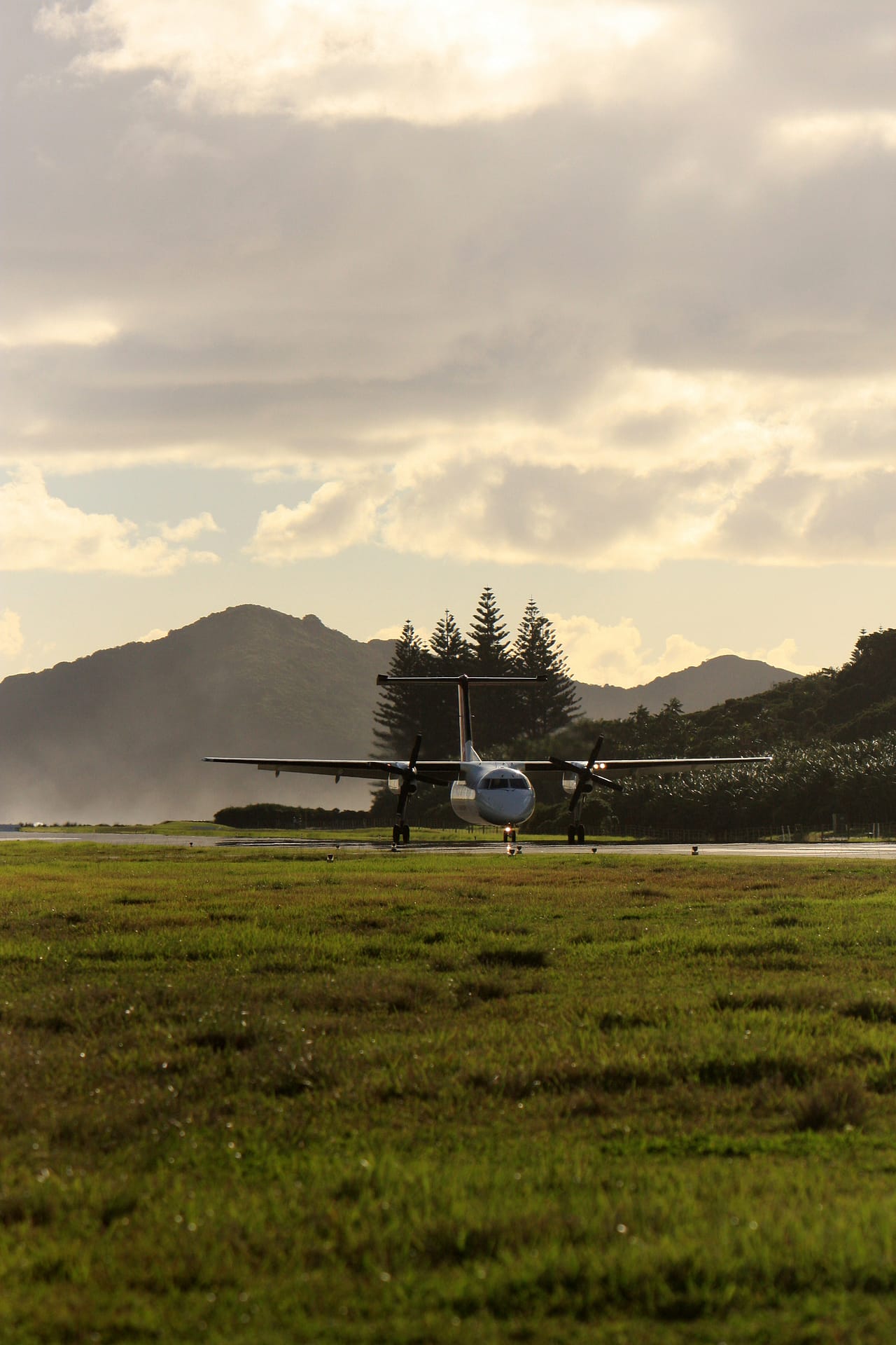 Plane lands at Lord Howe Island