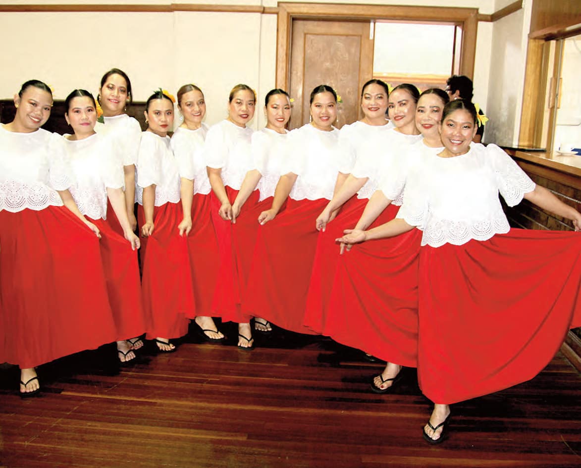 Filipino dancers